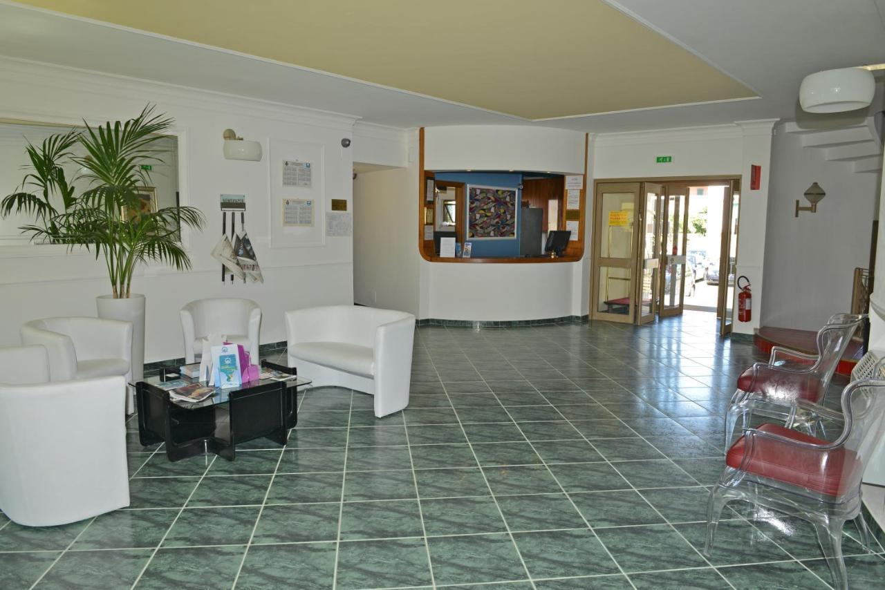 Hotel La Playa Sperlonga Exterior photo